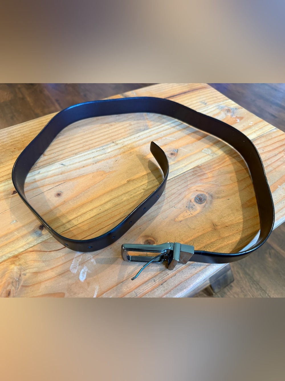 Perry Ellis Men’s Belt, Genuine Leather, Great Condition!